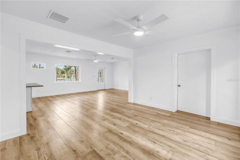 Villa ou maison à vendre à New Port Richey, Floride: 3 chambres, 161.65 m2 № 2389075 - photo 18