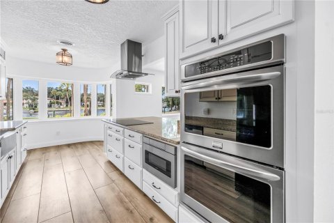 Villa ou maison à vendre à New Port Richey, Floride: 3 chambres, 161.65 m2 № 2389075 - photo 25