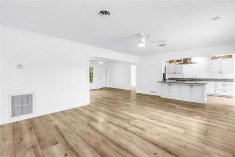 Villa ou maison à vendre à New Port Richey, Floride: 3 chambres, 161.65 m2 № 2389075 - photo 15