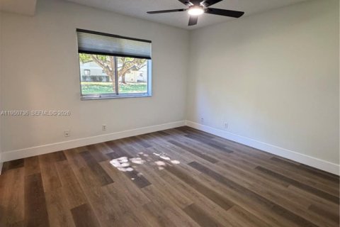 Снять в аренду кондоминиум в Помпано-Бич, Флорида 2 спальни, 77.11м2, № 2008842 - фото 11