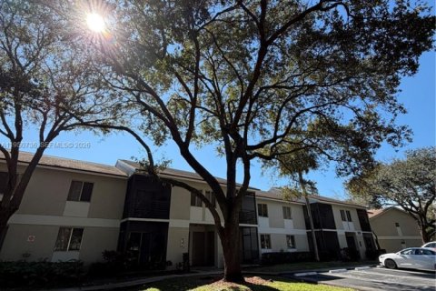 Снять в аренду кондоминиум в Помпано-Бич, Флорида 2 спальни, 77.11м2, № 2008842 - фото 16