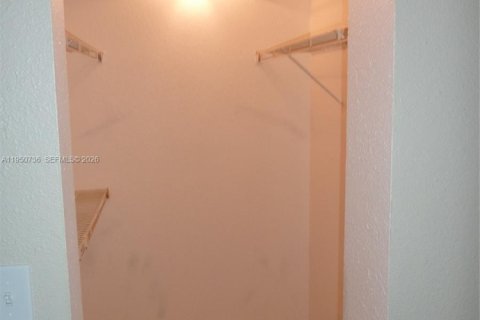 Condo in Pompano Beach, Florida, 2 bedrooms  № 2008842 - photo 7