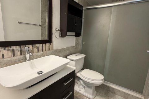 Снять в аренду кондоминиум в Помпано-Бич, Флорида 2 спальни, 77.11м2, № 2008842 - фото 10