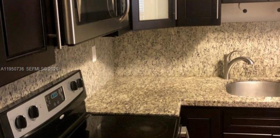 Condo in Pompano Beach, Florida, 2 bedrooms  № 2008842