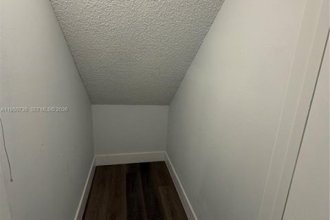 Снять в аренду кондоминиум в Помпано-Бич, Флорида 2 спальни, 77.11м2, № 2008842 - фото 13