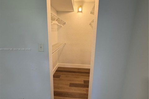 Снять в аренду кондоминиум в Помпано-Бич, Флорида 2 спальни, 77.11м2, № 2008842 - фото 12