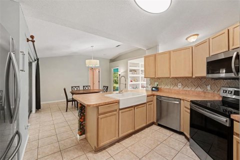 Casa en venta en Kissimmee, Florida, 3 dormitorios, 162.11 m2 № 2383674 - foto 3