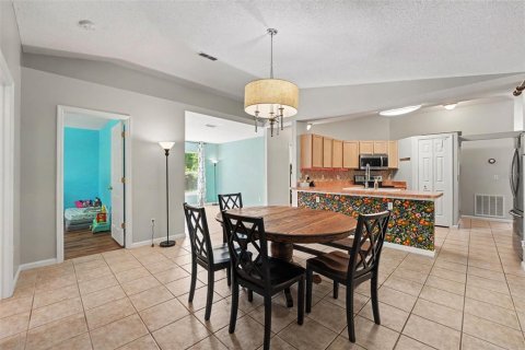 Casa en venta en Kissimmee, Florida, 3 dormitorios, 162.11 m2 № 2383674 - foto 4