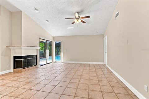 House in Clearwater, Florida 4 bedrooms, 178.09 sq.m. № 2360930 - photo 13
