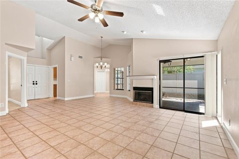 House in Clearwater, Florida 4 bedrooms, 178.09 sq.m. № 2360930 - photo 11