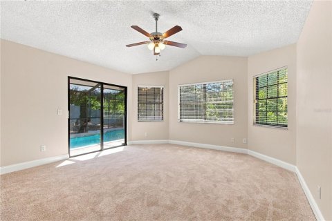 House in Clearwater, Florida 4 bedrooms, 178.09 sq.m. № 2360930 - photo 29
