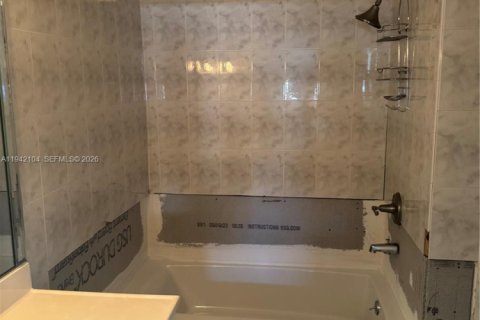 Condominio en venta en Miami, Florida, 2 dormitorios, 92.9 m2 № 2000371 - foto 16