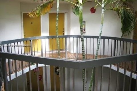 Condominio en venta en Miami, Florida, 2 dormitorios, 92.9 m2 № 2000371 - foto 3