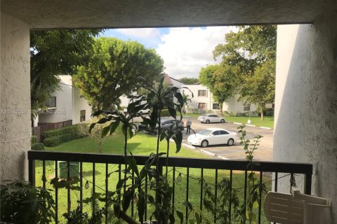 Condominio en venta en Miami, Florida, 2 dormitorios, 92.9 m2 № 2000371 - foto 10