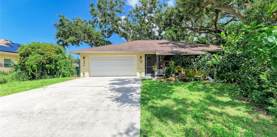 House in Venice, Florida 3 bedrooms, 115.38 sq.m. № 1913659