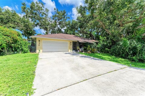 House in Venice, Florida 3 bedrooms, 115.38 sq.m. № 1913659 - photo 2