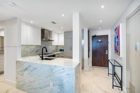 Condominio en venta en Miami Beach, Florida, 1 dormitorio, 67.17 m2 № 1868776 - foto 13