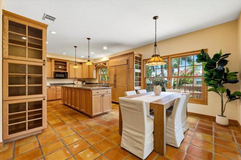 House in Clearwater, Florida 4 bedrooms, 415.37 sq.m. № 2224362 - photo 4