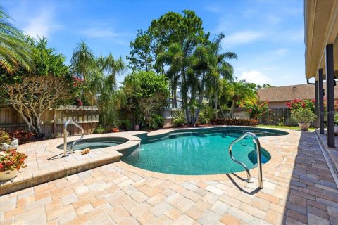 House in Clearwater, Florida 4 bedrooms, 415.37 sq.m. № 2224362 - photo 21