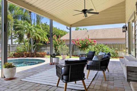 House in Clearwater, Florida 4 bedrooms, 415.37 sq.m. № 2224362 - photo 19