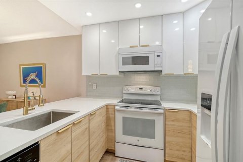 Купить кондоминиум в Венеция, Флорида 6 комнат, 93.83м2, № 2387538 - фото 15