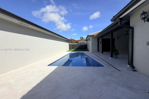 Villa ou maison à louer à Miami, Floride: 4 chambres, 177.44 m2 № 1982302 - photo 18