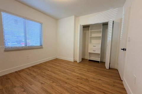 Villa ou maison à louer à Miami, Floride: 4 chambres, 177.44 m2 № 1982302 - photo 8