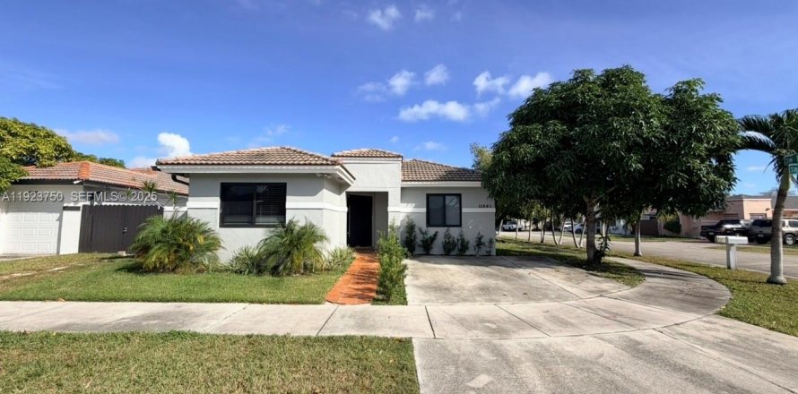 Villa ou maison à Miami, Floride 4 chambres, 177.44 m2 № 1982302