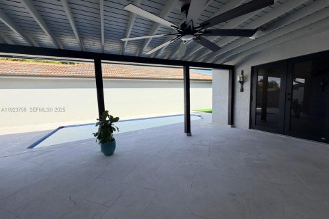 Villa ou maison à louer à Miami, Floride: 4 chambres, 177.44 m2 № 1982302 - photo 16