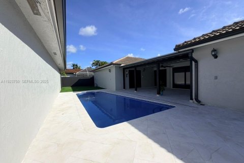 Villa ou maison à louer à Miami, Floride: 4 chambres, 177.44 m2 № 1982302 - photo 19