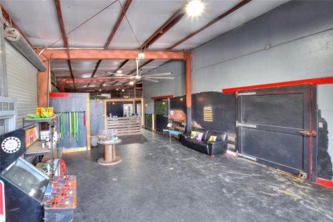 Commercial property in Plant City, Florida № 1885368 - photo 13