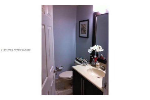 Condo in Doral, Florida, 3 bedrooms  № 2075295 - photo 9