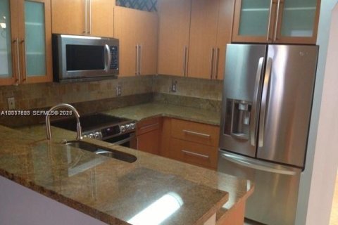 Condo in Doral, Florida, 3 bedrooms  № 2075295 - photo 8