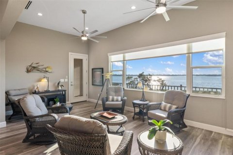 House in Englewood, Florida 3 bedrooms, 248.51 sq.m. № 1523785 - photo 8