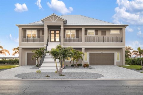 House in Englewood, Florida 3 bedrooms, 248.51 sq.m. № 1523785 - photo 3