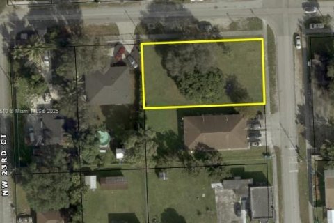 Terreno en venta en Miami, Florida № 1859167 - foto 9