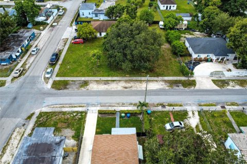 Terreno en venta en Miami, Florida № 1859167 - foto 5