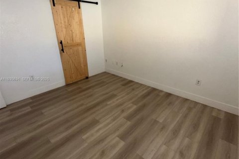 Adosado en alquiler en Hialeah, Florida, 3 dormitorios, 90.3 m2 № 1993818 - foto 8