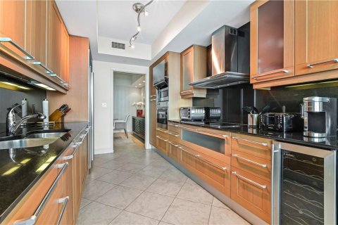 Condo in Lauderdale-by-the-Sea, Florida, 3 bedrooms № 2158188 - photo 24
