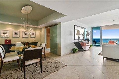 Condo in Lauderdale-by-the-Sea, Florida, 3 bedrooms № 2158188 - photo 16