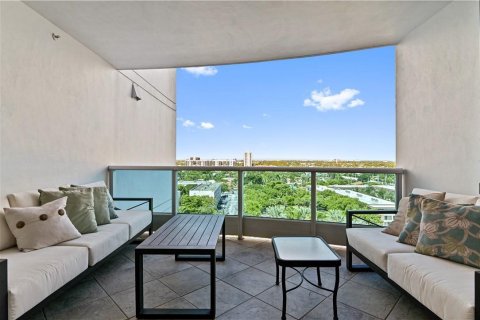 Condo in Lauderdale-by-the-Sea, Florida, 3 bedrooms № 2158188 - photo 8