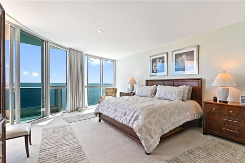 Condo in Lauderdale-by-the-Sea, Florida, 3 bedrooms № 2158188 - photo 26