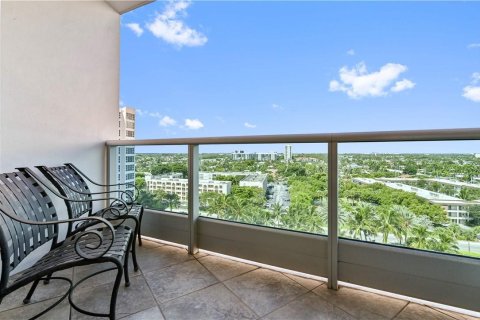 Condo in Lauderdale-by-the-Sea, Florida, 3 bedrooms № 2158188 - photo 12