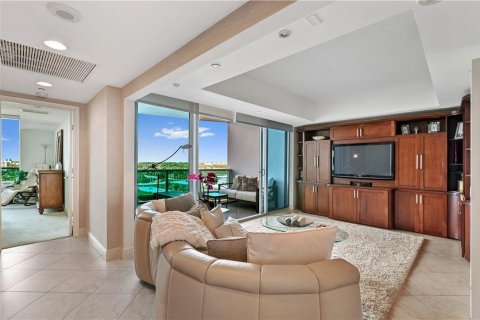Condo in Lauderdale-by-the-Sea, Florida, 3 bedrooms № 2158188 - photo 5