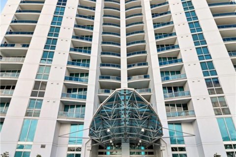 Condo in Lauderdale-by-the-Sea, Florida, 3 bedrooms № 2158188 - photo 2