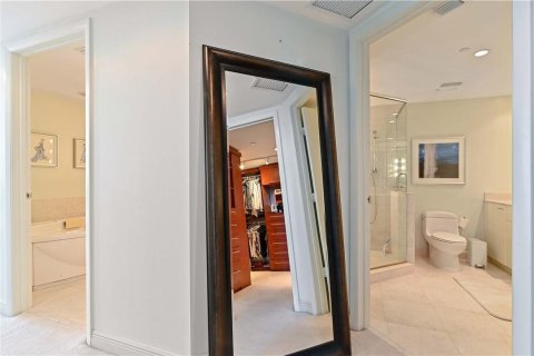 Condo in Lauderdale-by-the-Sea, Florida, 3 bedrooms № 2158188 - photo 25