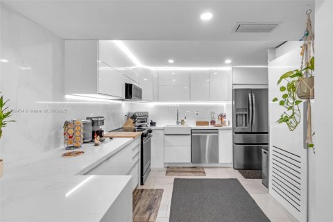 Copropriété à vendre à Key Biscayne, Floride: 2 chambres, 134.71 m2 № 1955286 - photo 1