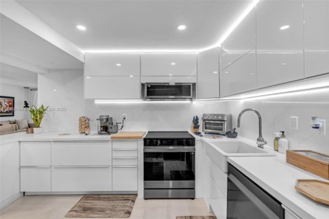 Copropriété à vendre à Key Biscayne, Floride: 2 chambres, 134.71 m2 № 1955286 - photo 4