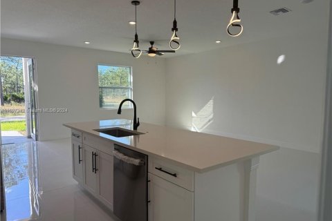 House in Lehigh Acres, Florida 3 bedrooms № 1874641 - photo 15