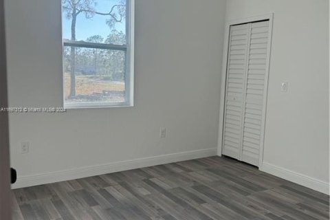 House in Lehigh Acres, Florida 3 bedrooms № 1874641 - photo 21